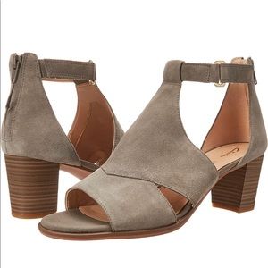 Clarks Kalin 60 Glad Sage Suede Size 9